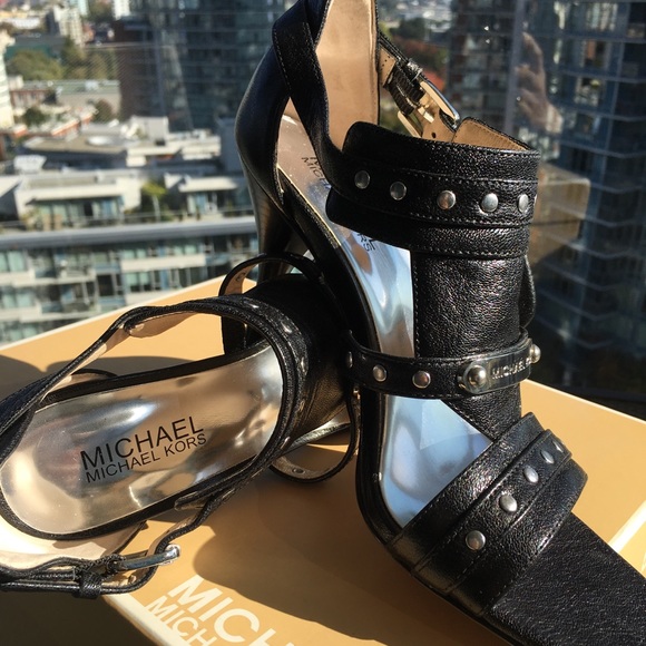 Michael Kors Classic T Strap Sandal - Picture 3 of 3